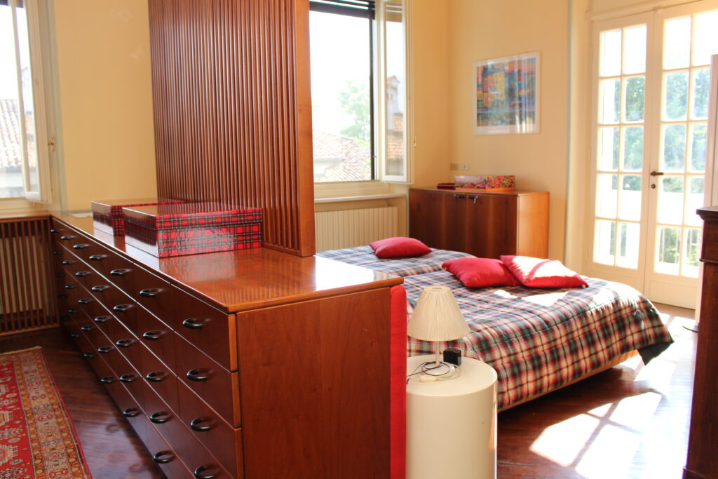 bedroom1